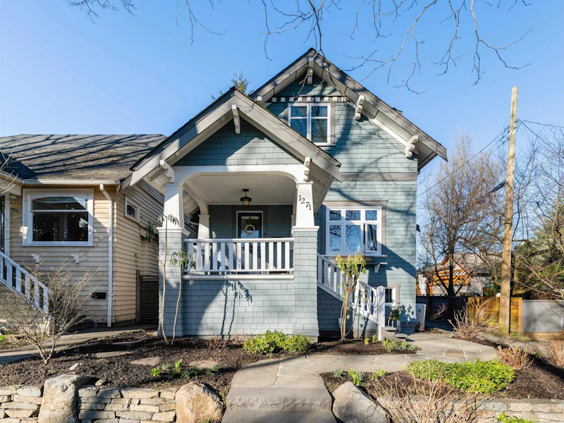 1271 E 23rd Avenue, Vancouver BC V5V 1Z1