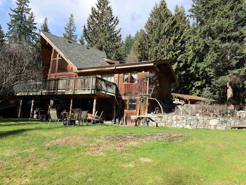 899 Cemetery Road, Gibsons BC