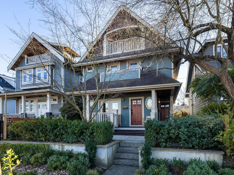 850 E 10th Avenue, Vancouver BC V5T 2B1