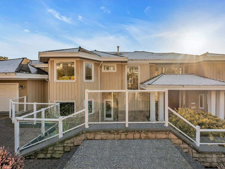 2326 Orchard Lane, West Vancouver, BC, V7V 4X6