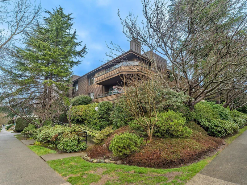 106 - 224 N Garden Drive, Vancouver BC V5L 3E7