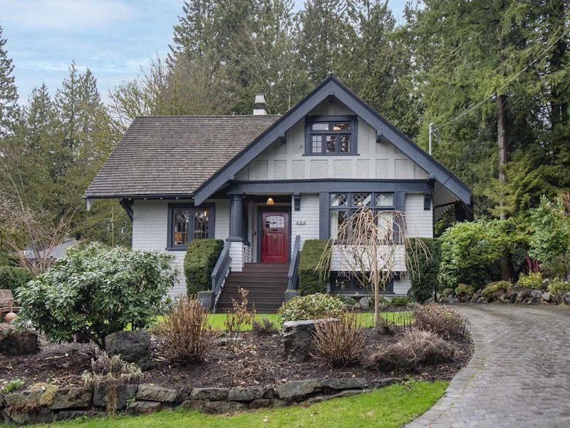 494 E Windsor Road, North Vancouver BC V7N 1K5