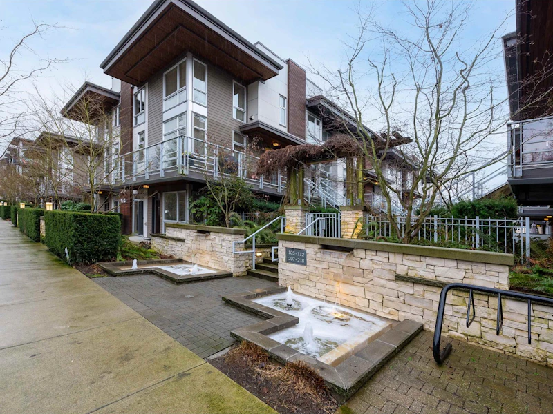 218 - 735 W 15th Street, North Vancouver BC V7M 0B8