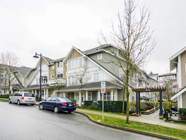 302-618 Langside Avenue, Coquitlam, BC, V3J 0B8