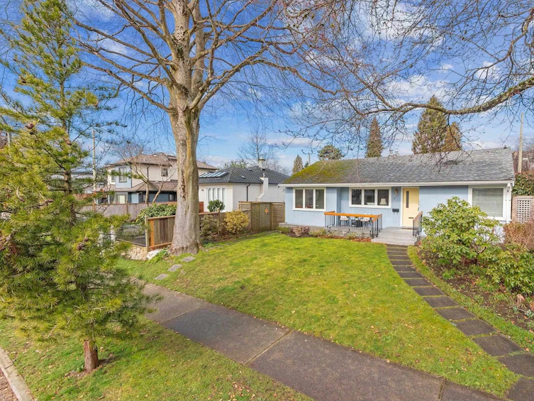 3771 West 3rd Avenue, Vancouver, BC, V6R 1M2