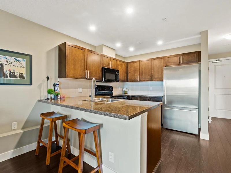 310 - 2008 Bayswater Street, Vancouver BC V6K 4A8