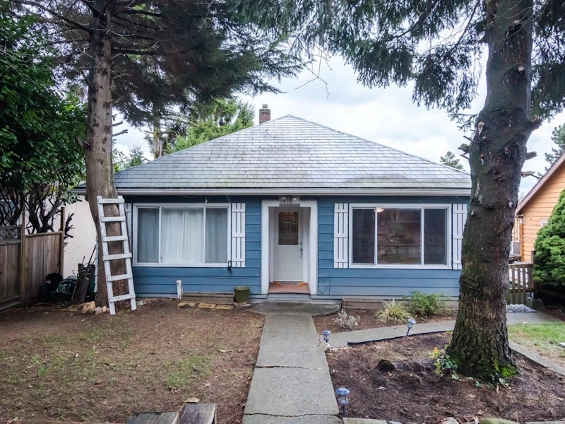 1618 Sixth Avenue, New Westminster BC V3M 2C9