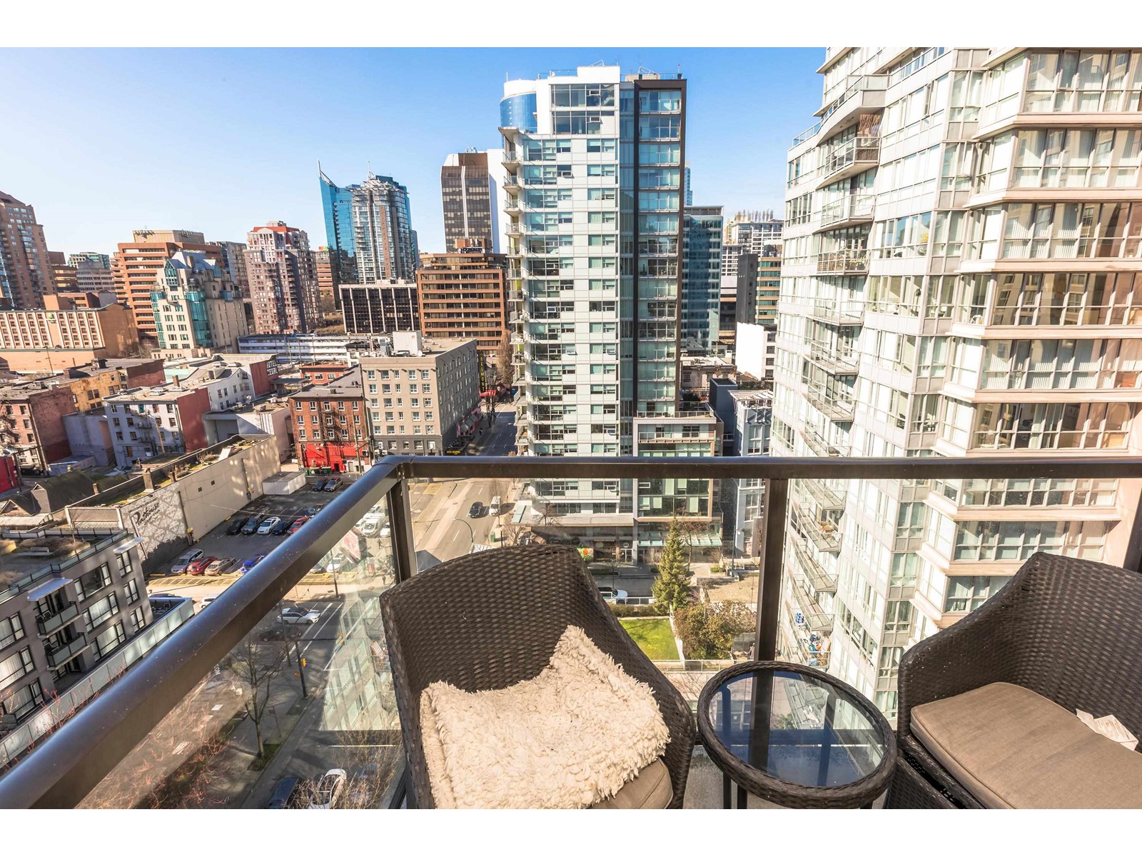 1702-989 Richards Street, Vancouver, BC, V6B 6R6