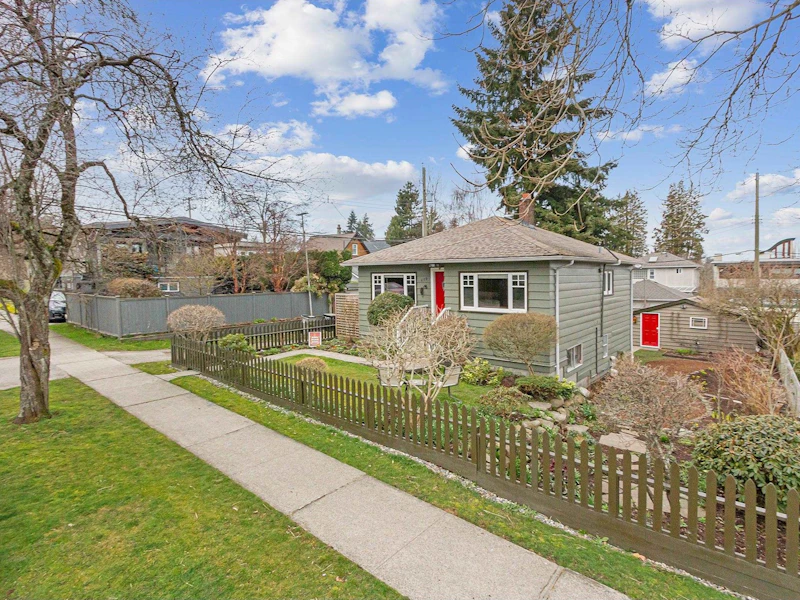 419 E 35th Avenue, Vancouver BC V5W 1B1