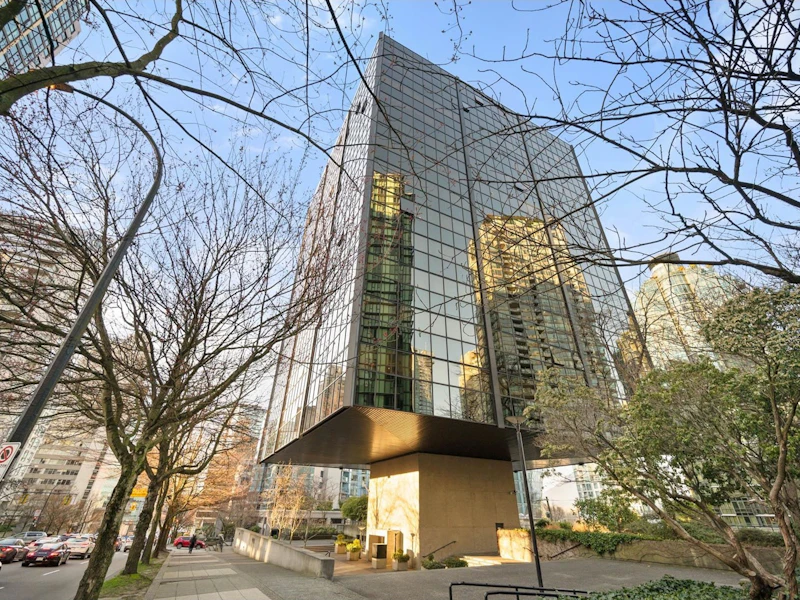 912 - 1333 W Georgia Street, Vancouver BC V6E 4V3
