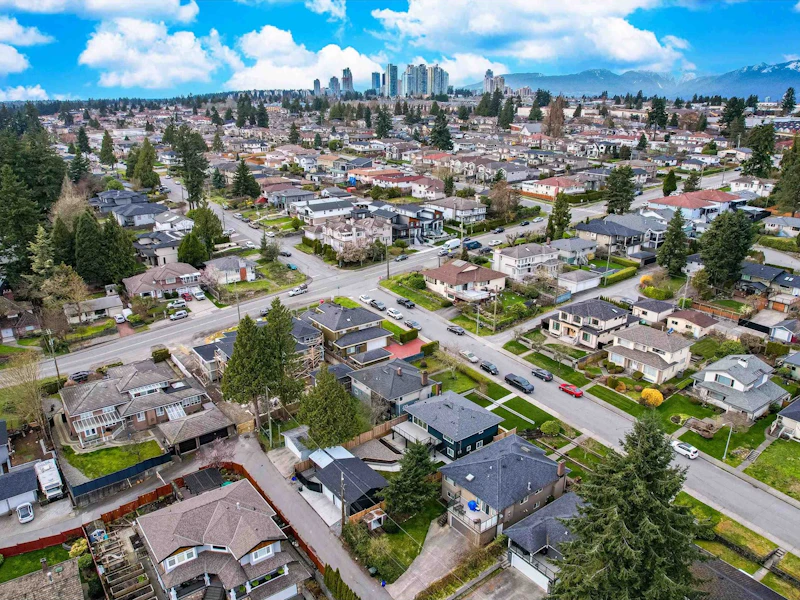 7916 Gilley Avenue, Burnaby BC V5J 4Y5