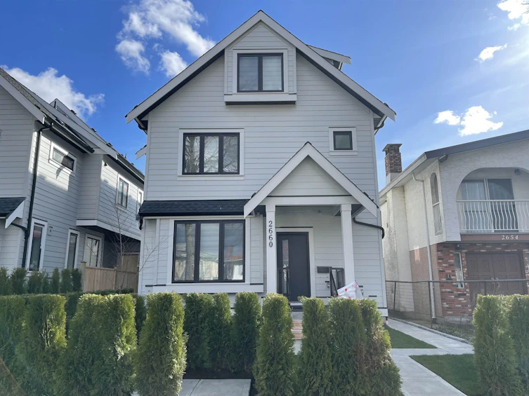 2660 East 19th Avenue, Vancouver, BC, V5M 2S4