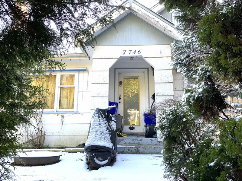 7746 13th Avenue, Burnaby BC V3N 2E6