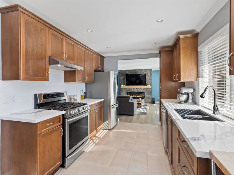 925 Osprey Place, Port Coquitlam BC V3B 1W3