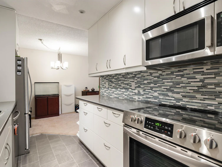 220-3921 Carrigan Court, Burnaby, BC, V3N 4J7