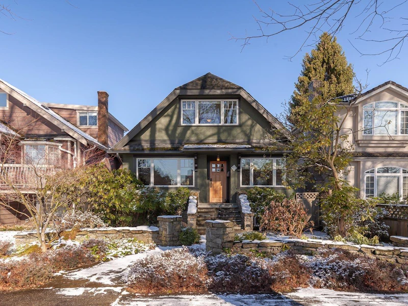 869 W 26th Avenue, Vancouver BC V5Z 2E9