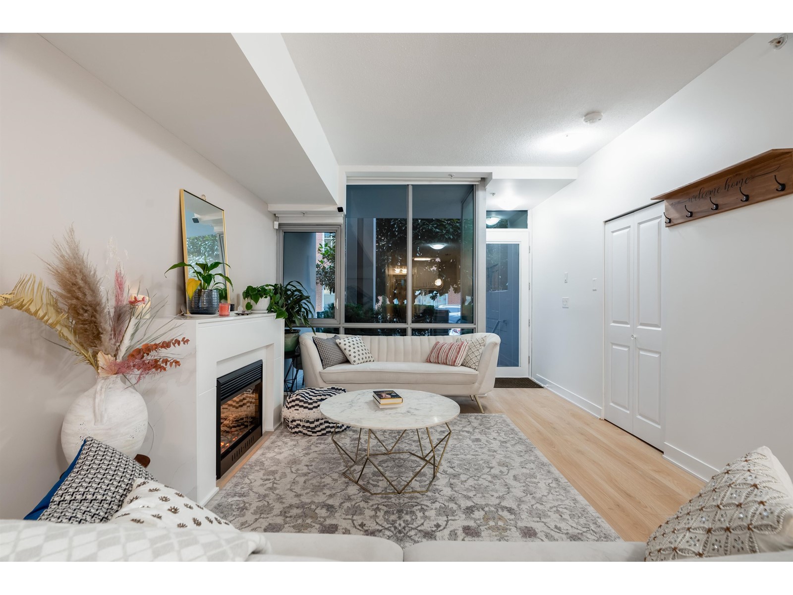 589 West 7th Avenue Avenue, Vancouver, BC, V5Z 1B4