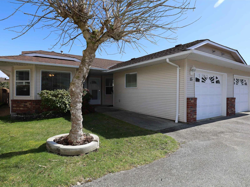 15 - 820 Kiwanis Way, Gibsons BC