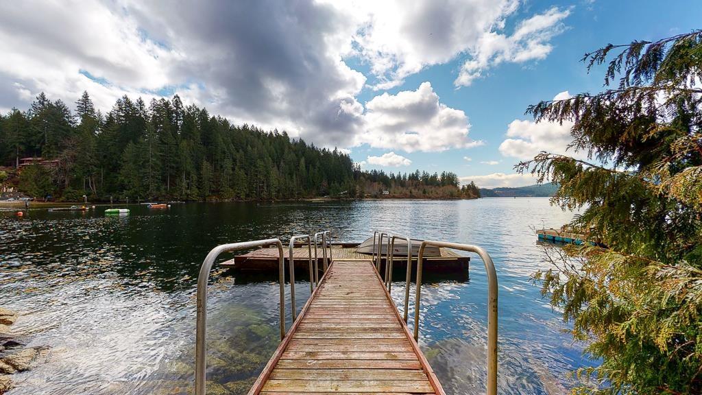 5773 Tuwanek Place, Sechelt, BC, V7Z 0C6