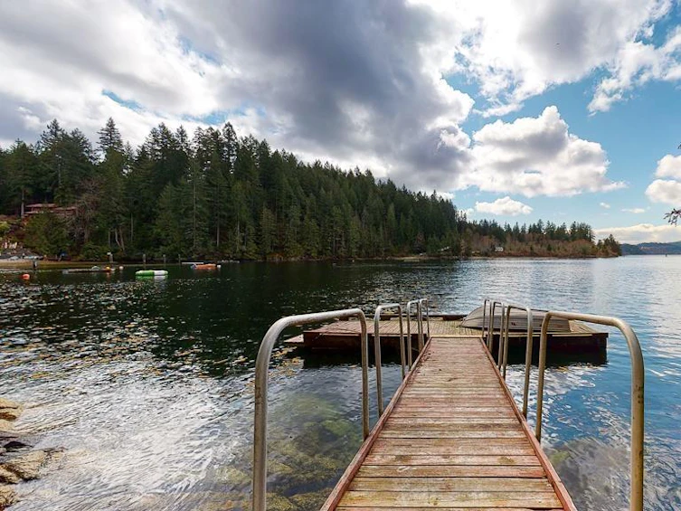 5773 Tuwanek Place, Sechelt, BC, V7Z 0C6