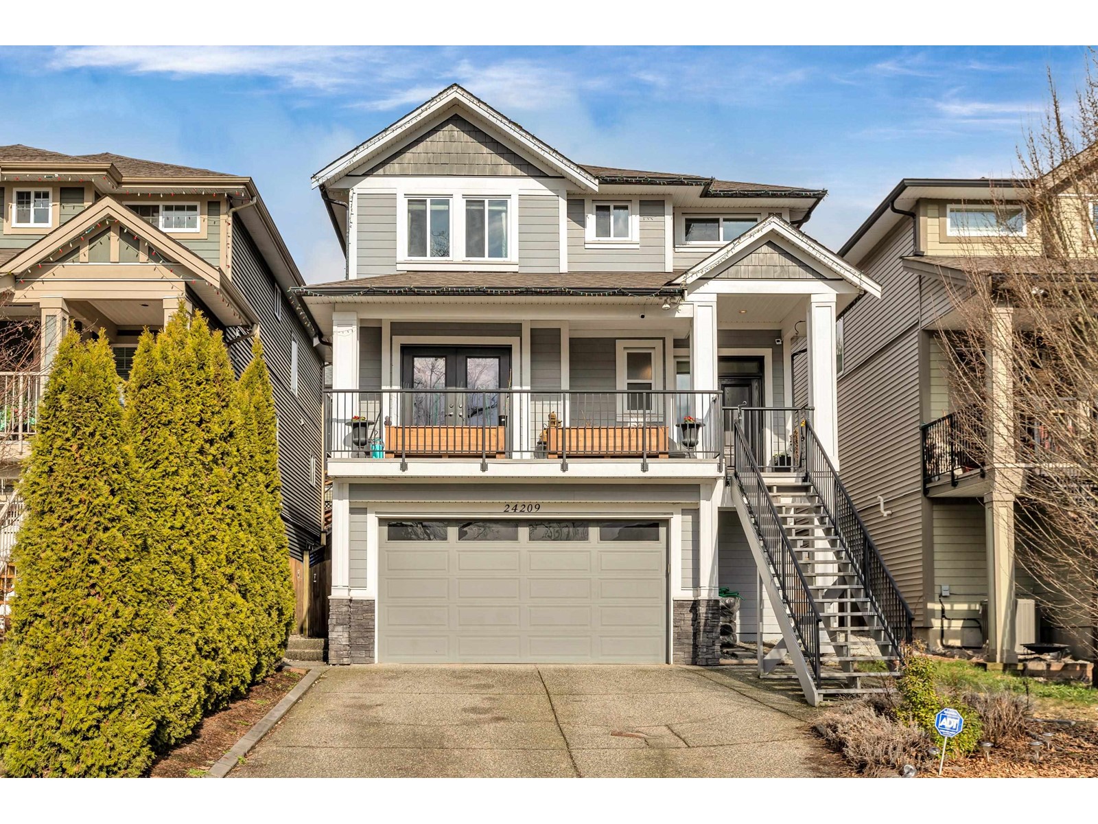 24209 103a Avenue, Maple Ridge, BC, V2W 0E4