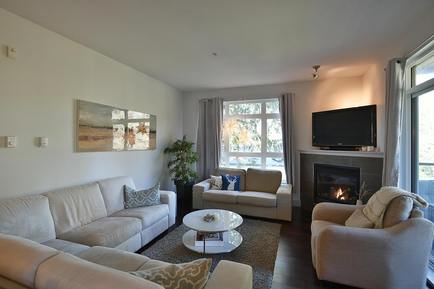 210-5682 Wharf Avenue, Sechelt, BC, V7Z 0J3