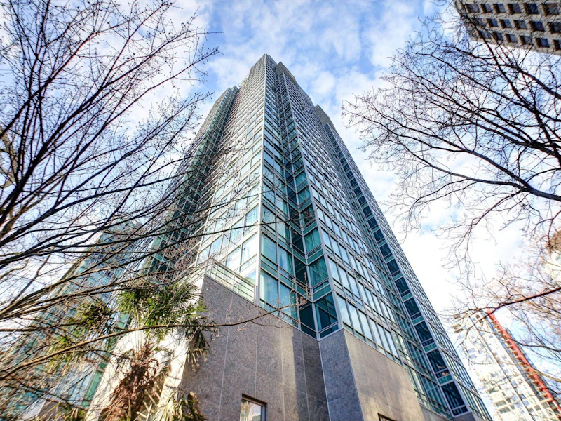 2004 - 1200 W Georgia Street, Vancouver BC V6E 4R2