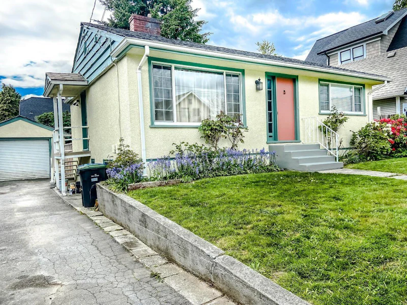 316 Pine Street, New Westminster BC V3L 2T2