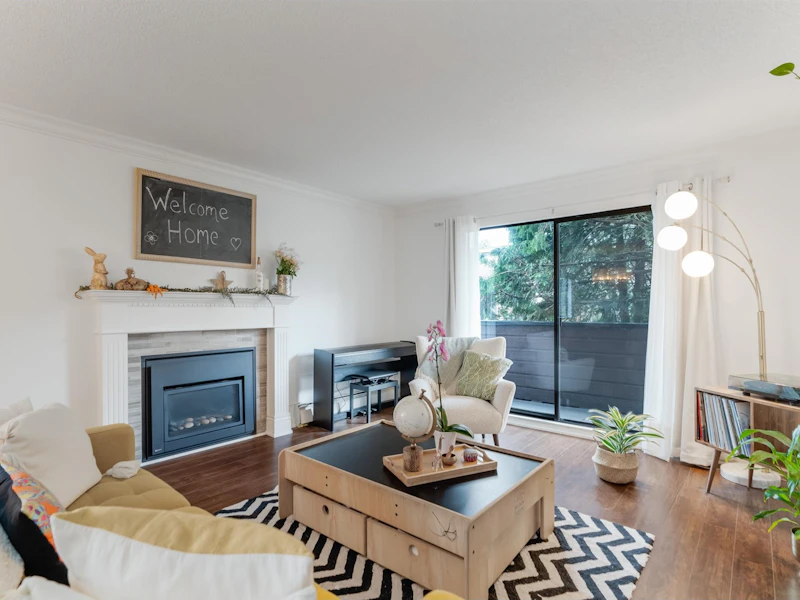 201 - 341 W 3rd Street, North Vancouver BC V7M 1G3