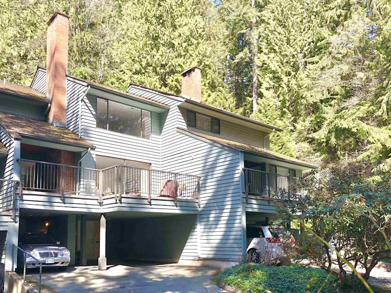 875 Hendecourt Road, North Vancouver BC V7K 2X5
