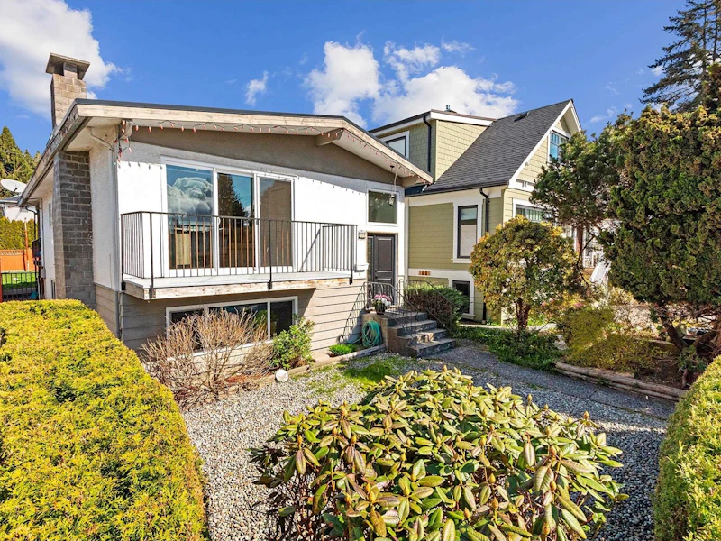 320 W 22nd Street, North Vancouver BC V7M 2A4