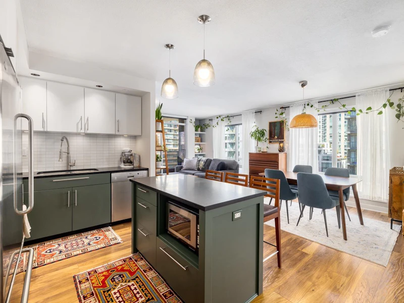 1005 - 1055 Homer Street, Vancouver BC V6B 1G3