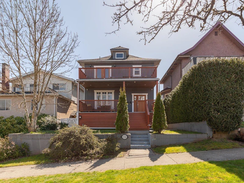 1336 E 17th Avenue, Vancouver BC V5V 1C8