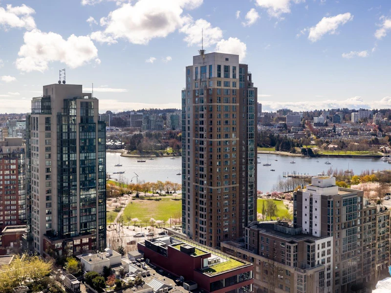 2002 - 1238 Richards Street, Vancouver BC V6B 6M6