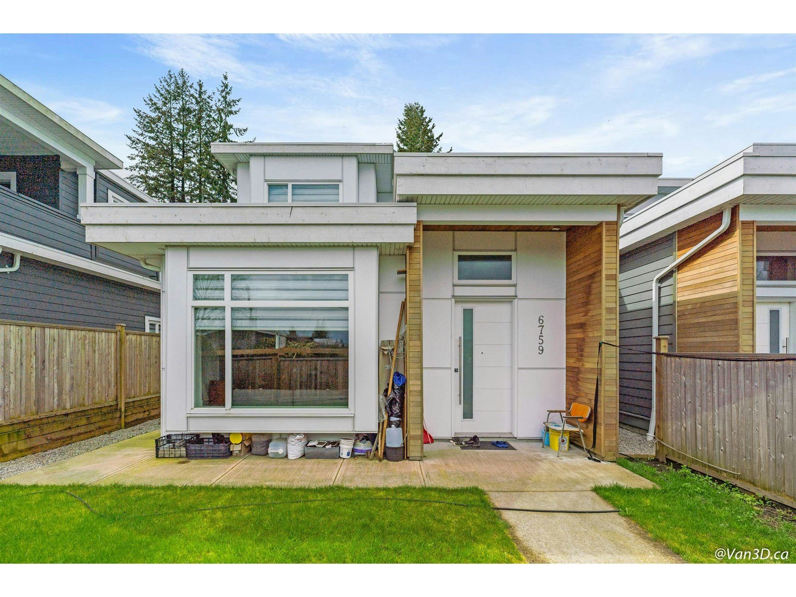 6759 Canada Way, Burnaby, BC, V5E 3R2