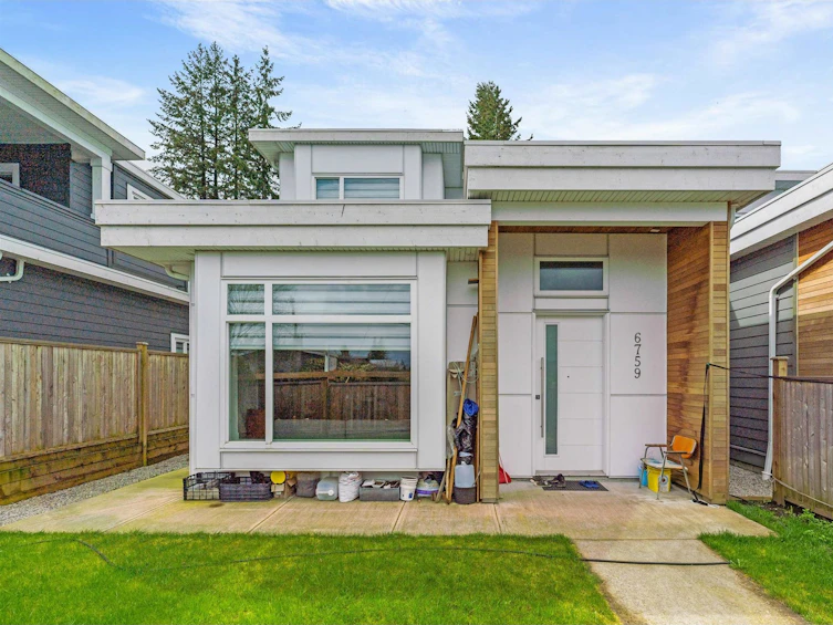 6759 Canada Way, Burnaby, BC, V5E 3R2
