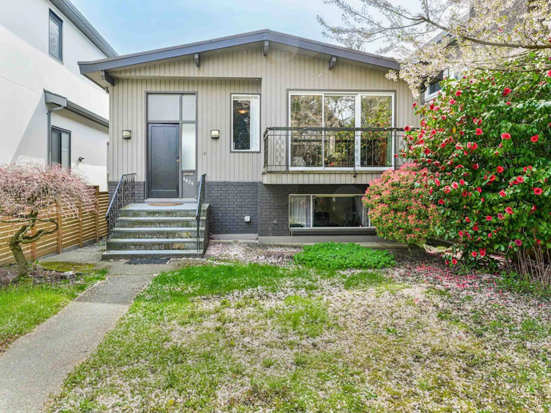 4636 W 8th Avenue, Vancouver BC V6R 2A7