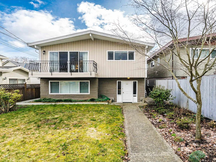 88 Ontario Place, Vancouver, BC, V5W 1R9