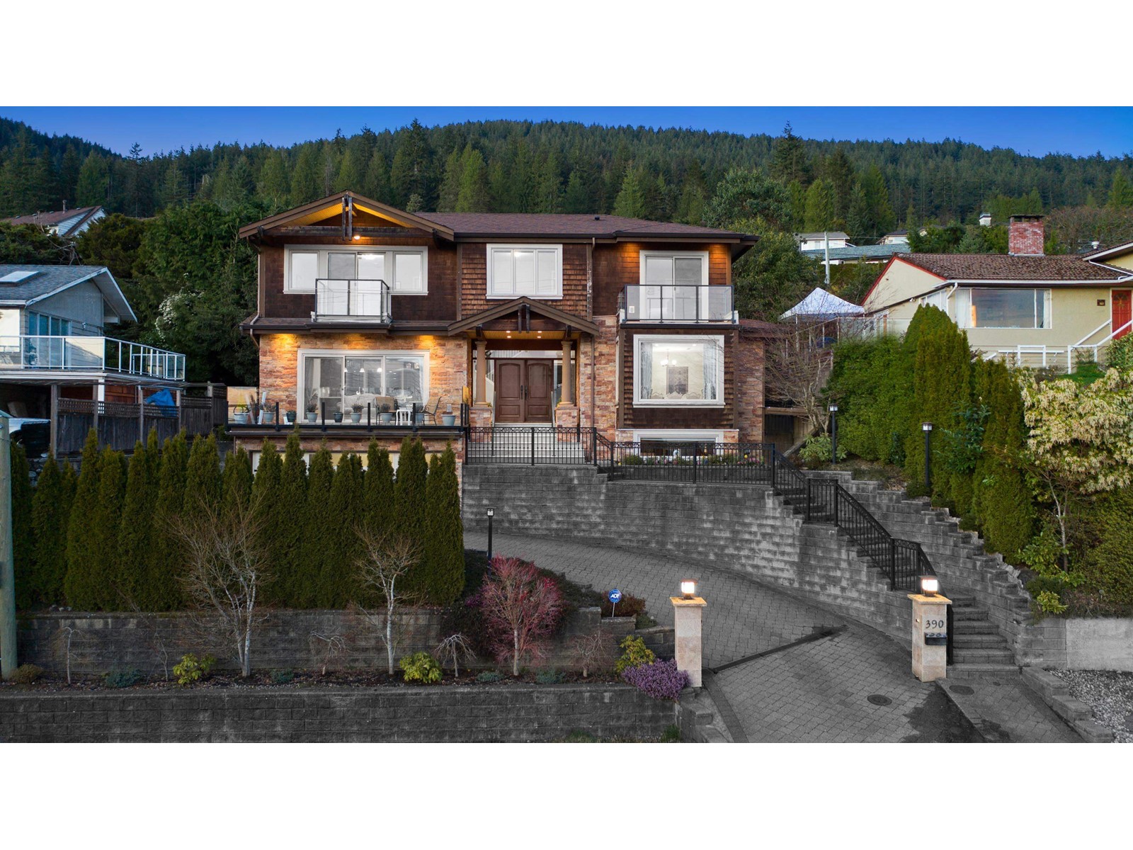 390 Monteray Avenue, North Vancouver, BC, V7N 3E8
