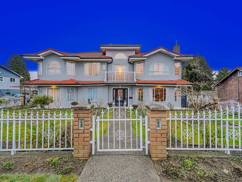 4849 Canada Way, Burnaby BC V5G 1L6