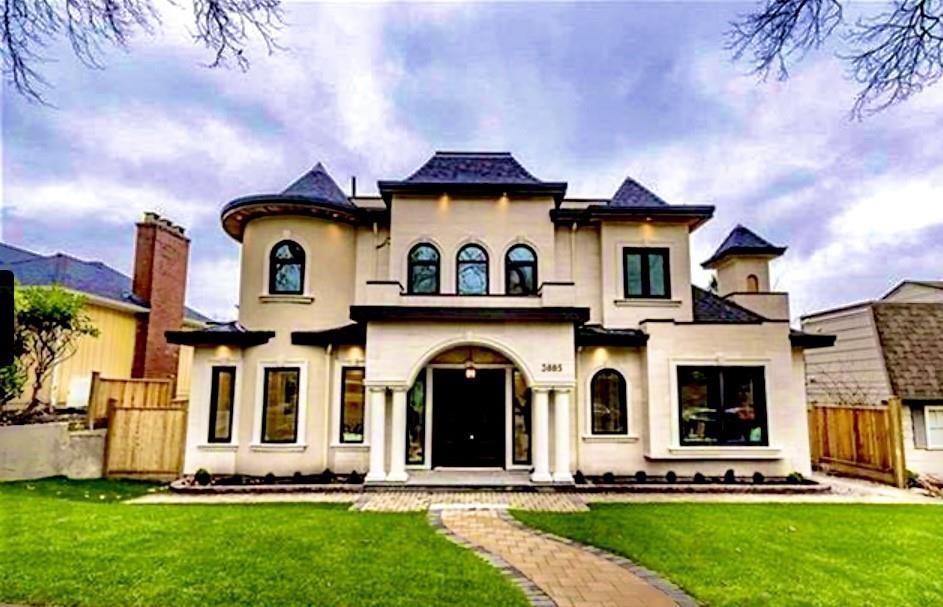 3885 West Broadway, Vancouver, BC, V6R 2C2