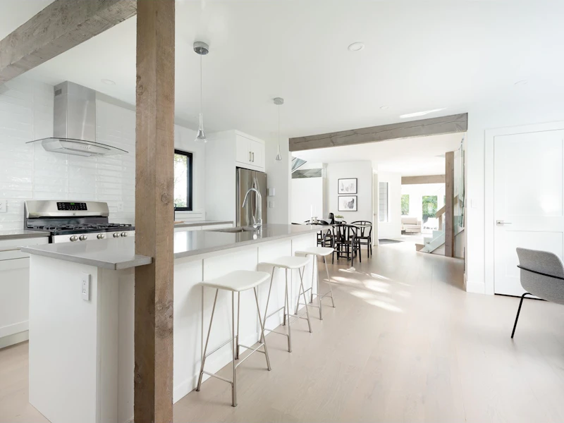 1352 Sunnyside Drive, North Vancouver BC V7R 1B1
