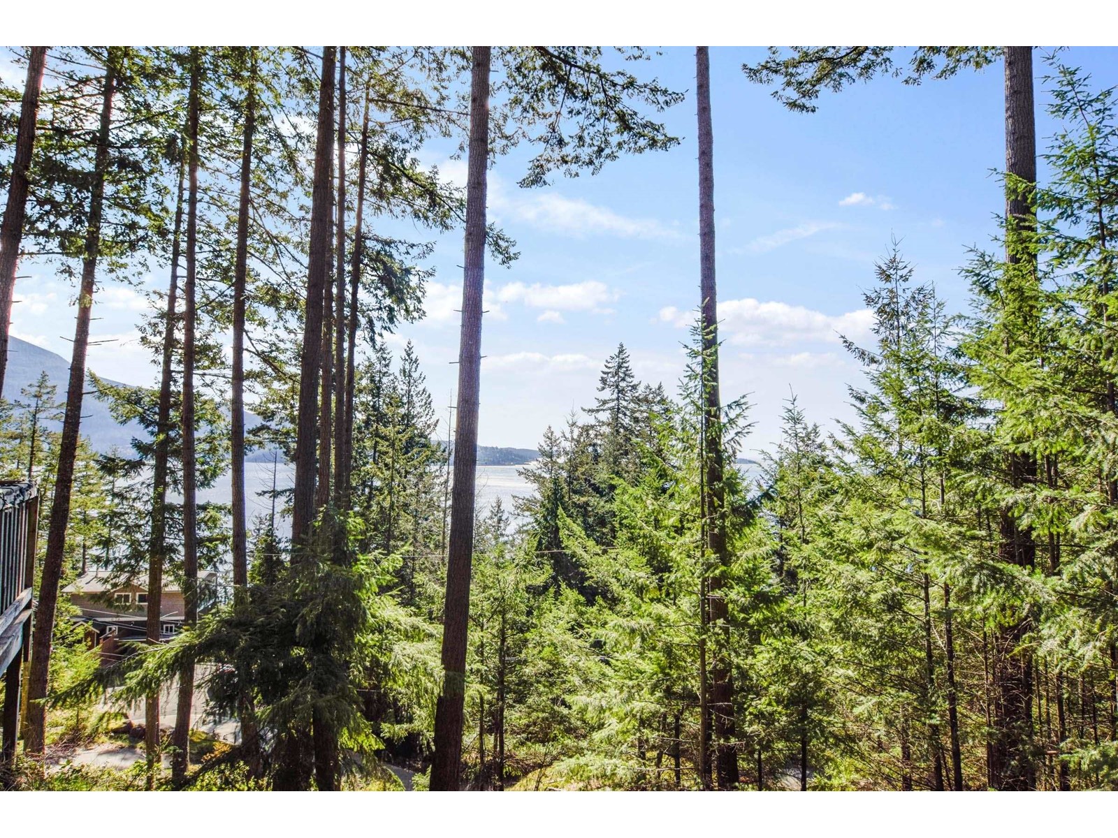 226 Highland Trail, Bowen Island, BC, V0N 1G1