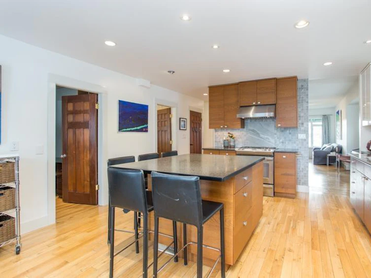 3207 Adanac Street, Vancouver, BC, V5K 2P2