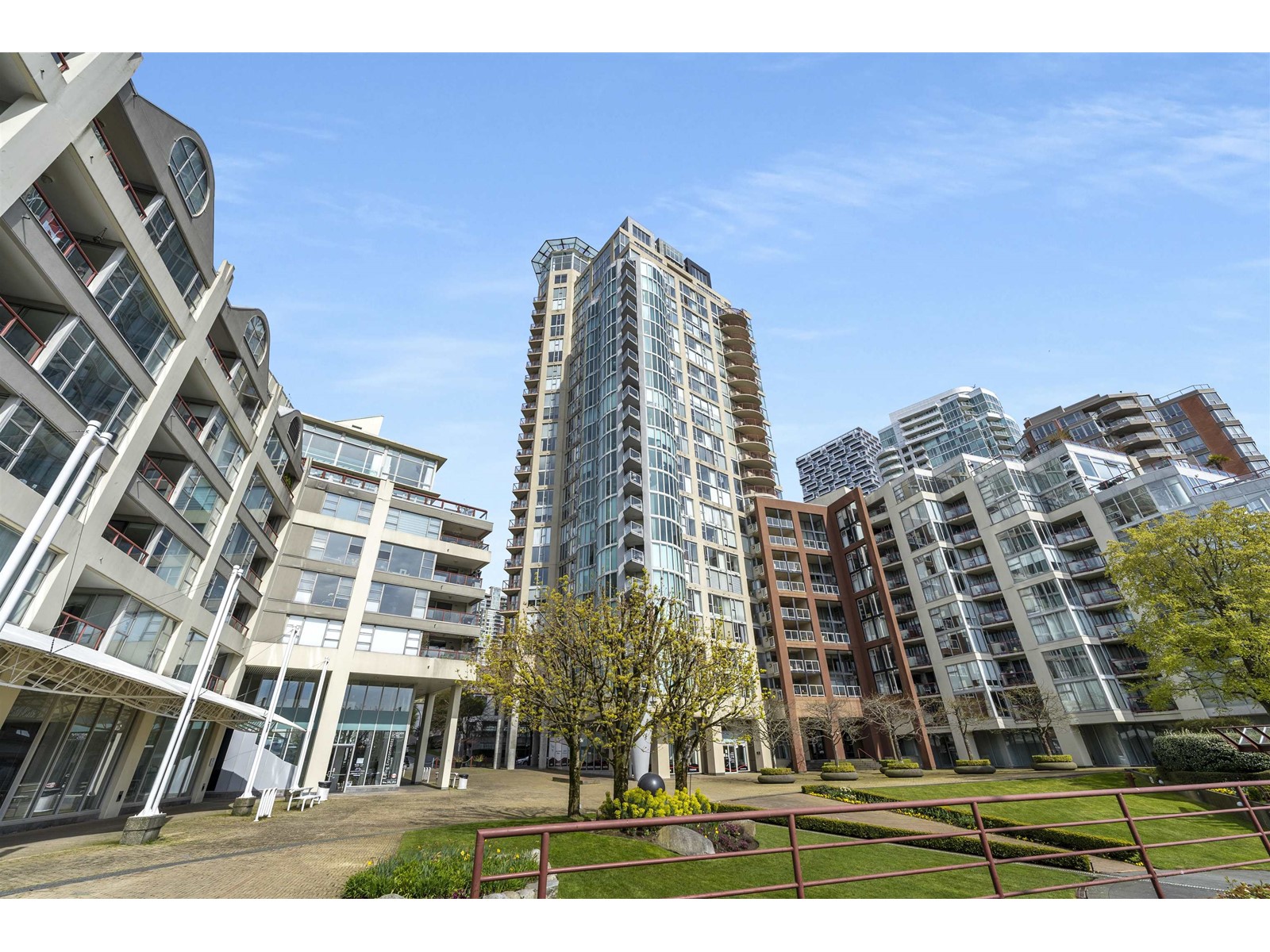 201-1000 Beach Avenue, Vancouver, BC, V6E 4M2