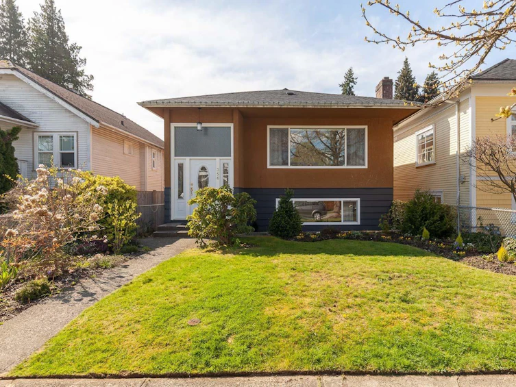 356 East 40th Avenue, Vancouver, BC, V5W 1L9