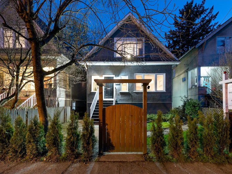 1516 East 11th Avenue, Vancouver, BC, V5N 1Y7