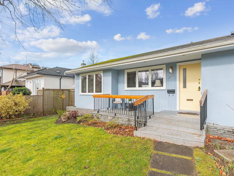 3771 West 3rd Avenue, Vancouver, BC, V6R 1M2