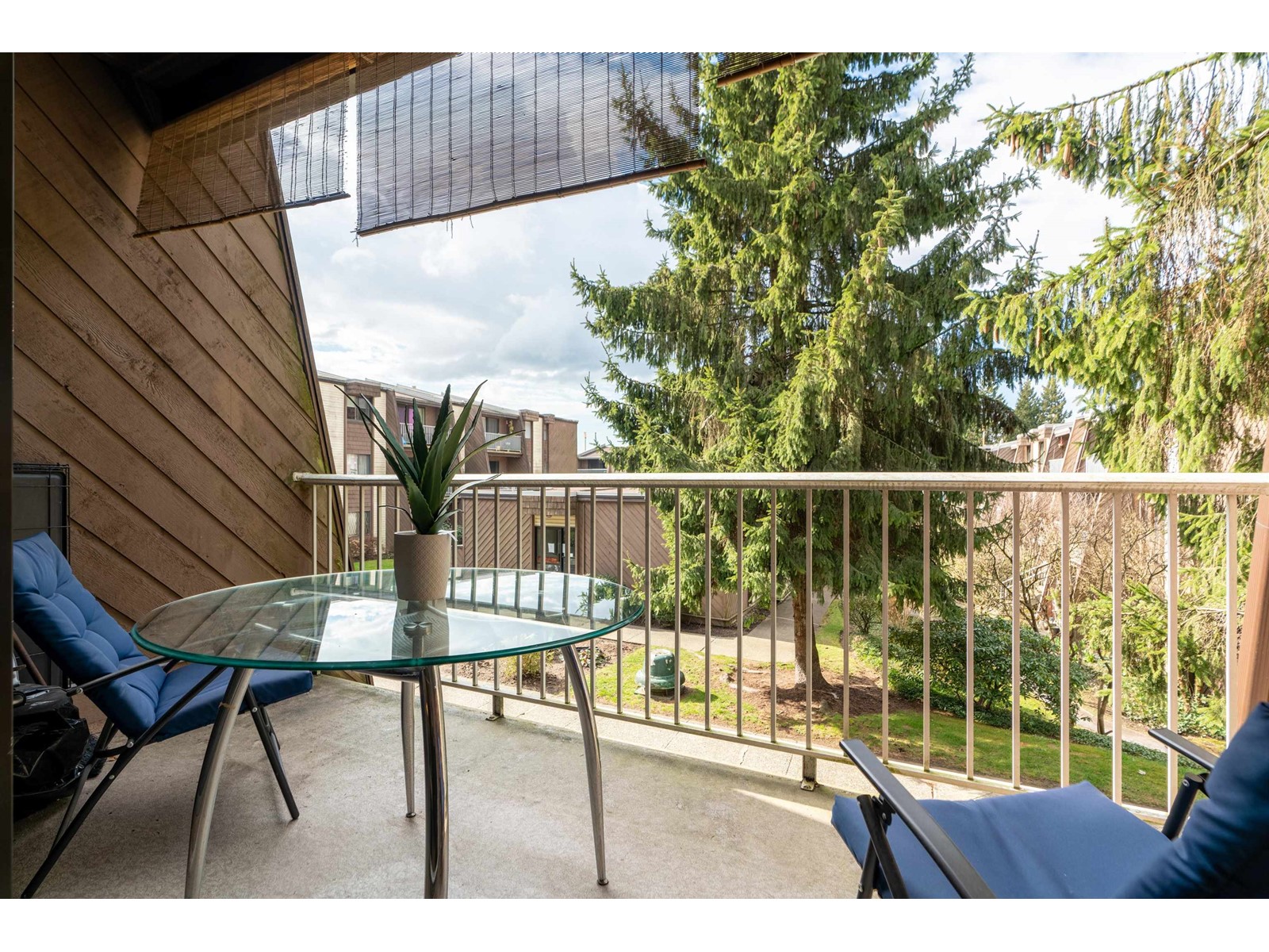 220-3921 Carrigan Court, Burnaby, BC, V3N 4J7