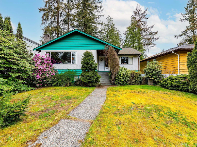 2015 Cortell Street, North Vancouver BC V7P 2A6